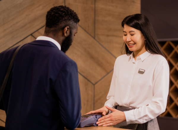 Réceptionniste d'hôtel - compétences en anglais à Rennes